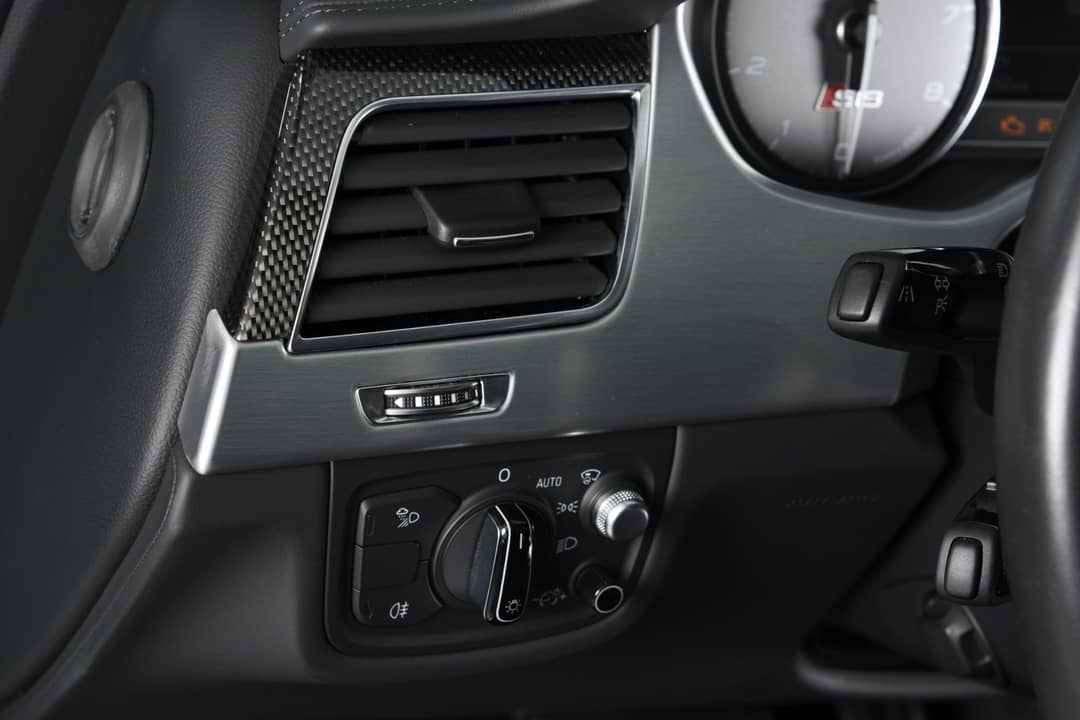 2015 Audi S8 4.0T quattro — photo 19