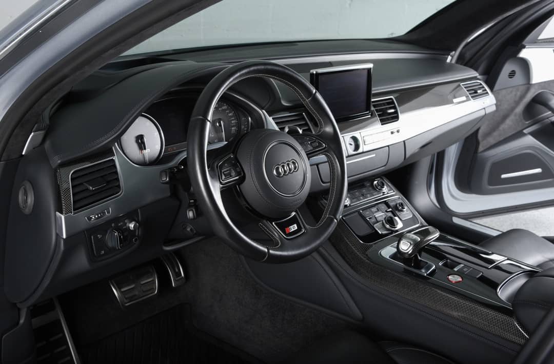 2015 Audi S8 4.0T quattro — photo 21