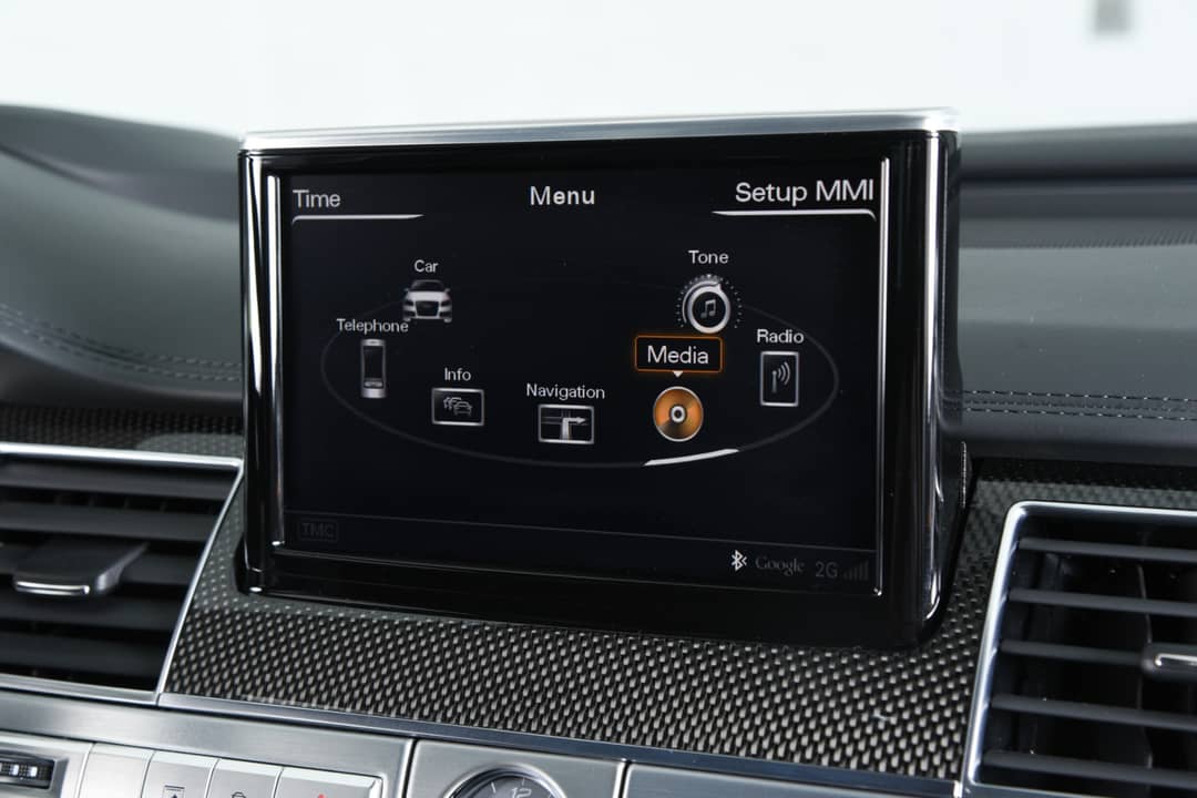 2015 Audi S8 4.0T quattro — photo 22
