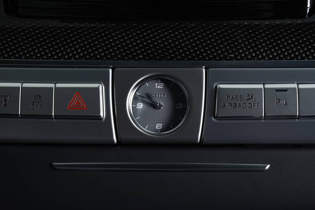 2015 Audi S8 4.0T quattro — photo 24