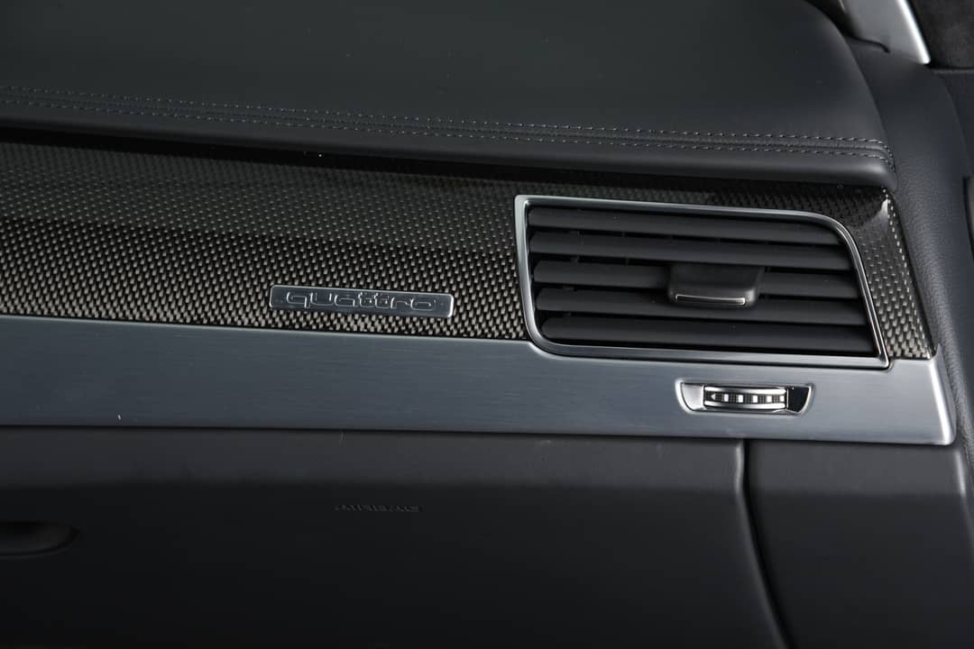 2015 Audi S8 4.0T quattro — photo 25