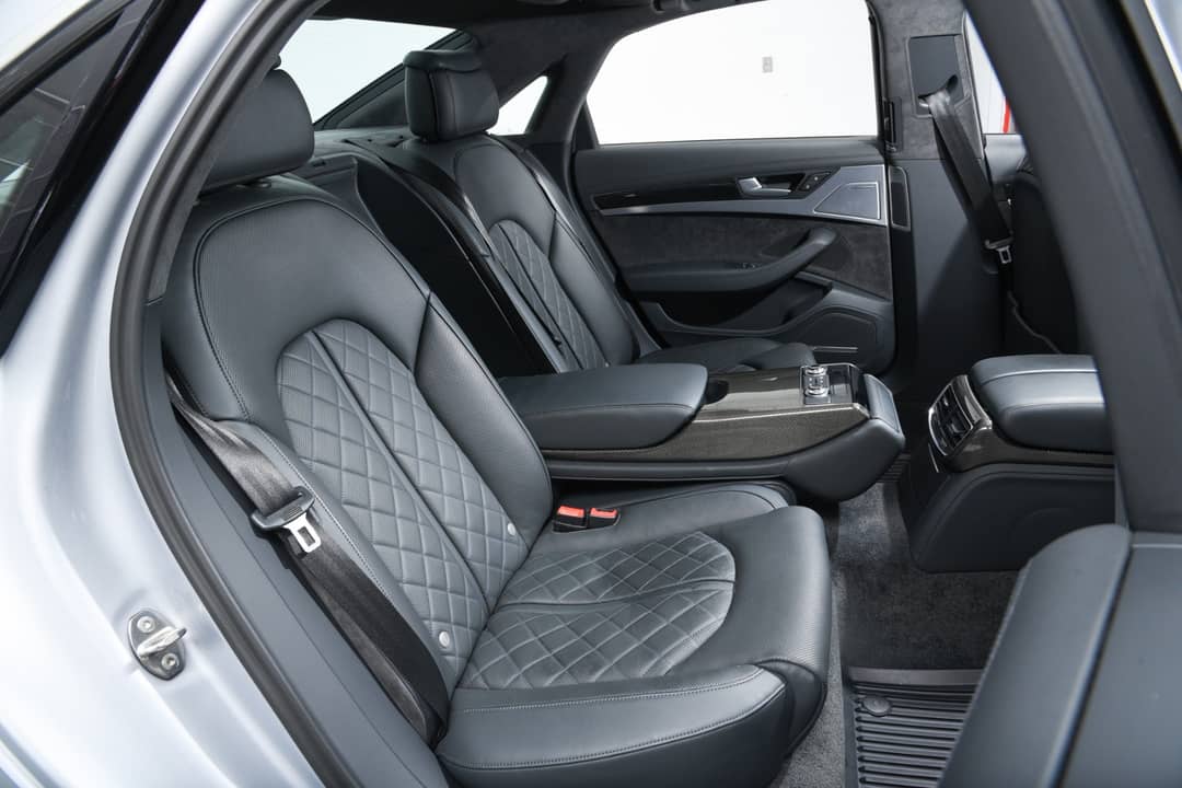 2015 Audi S8 4.0T quattro — photo 26