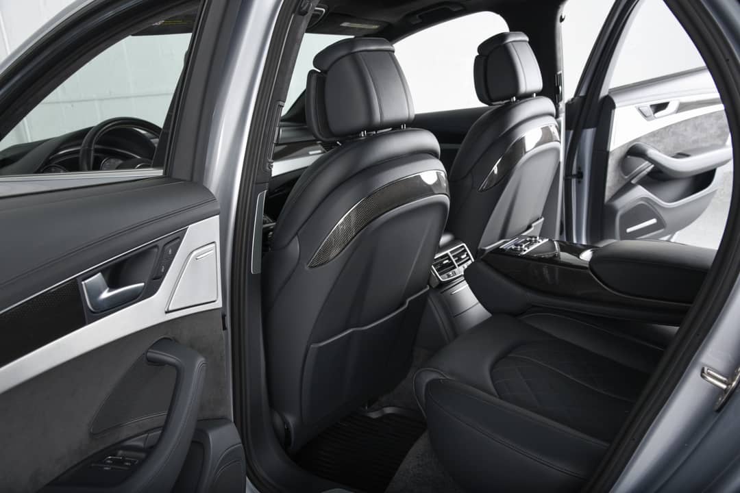 2015 Audi S8 4.0T quattro — photo 29