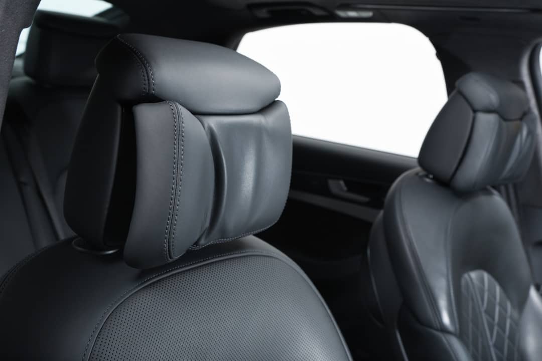 2015 Audi S8 4.0T quattro — photo 32
