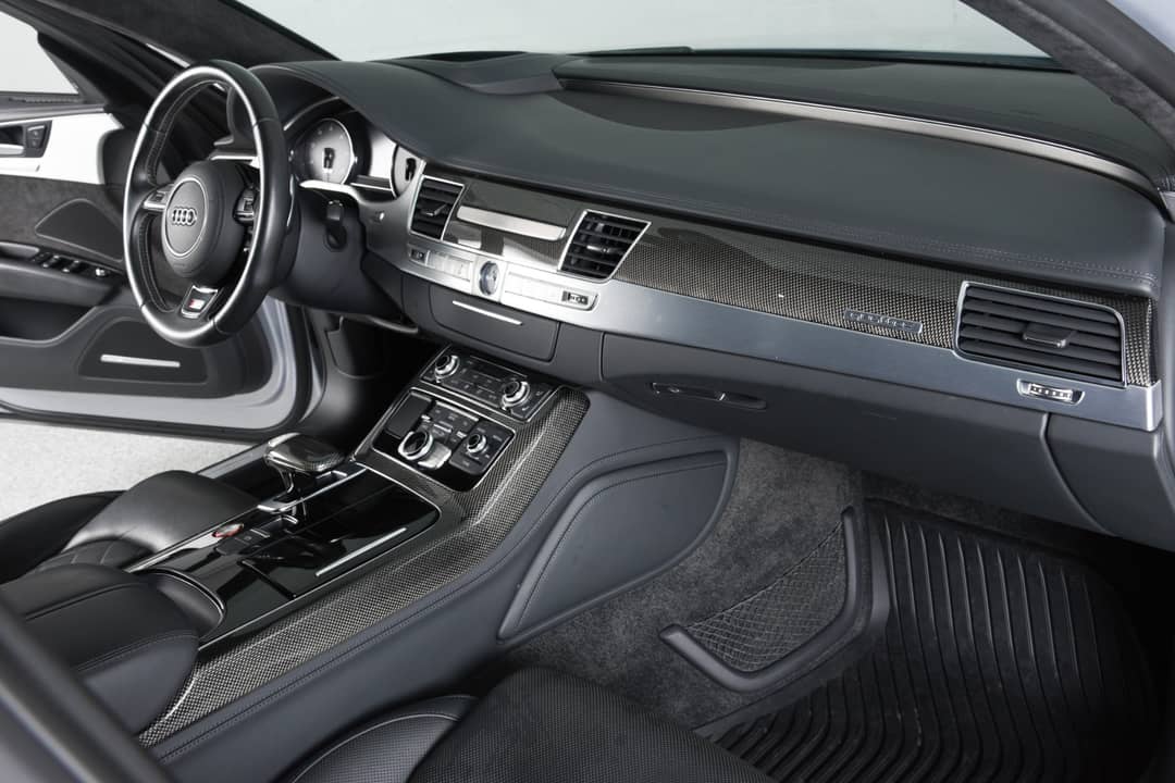 2015 Audi S8 4.0T quattro — photo 35