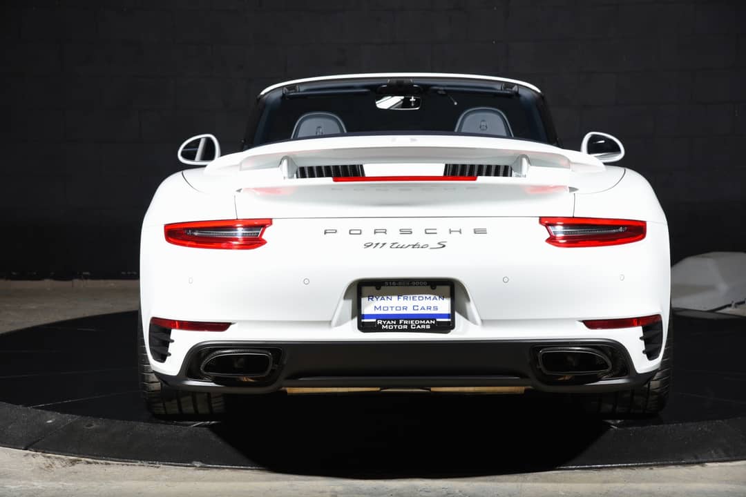 2018 Porsche 911 Turbo S — photo 23