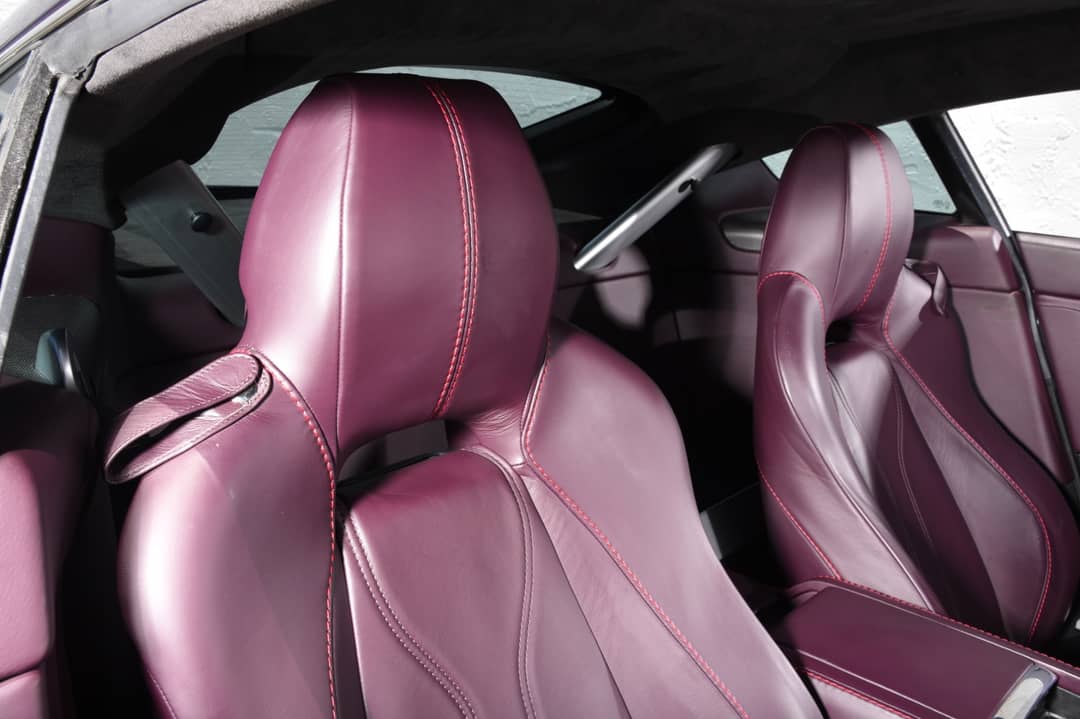 2011 Aston Martin V12 Vantage — photo 19
