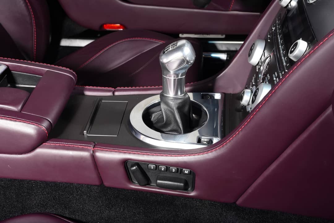 2011 Aston Martin V12 Vantage — photo 20