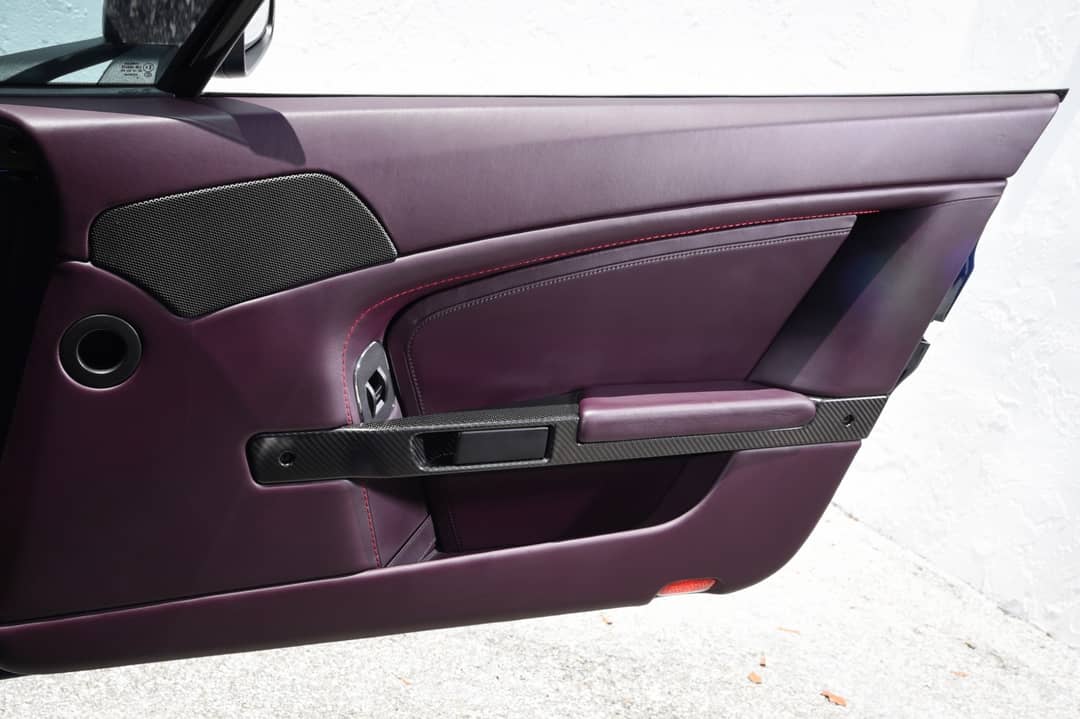 2011 Aston Martin V12 Vantage — photo 26