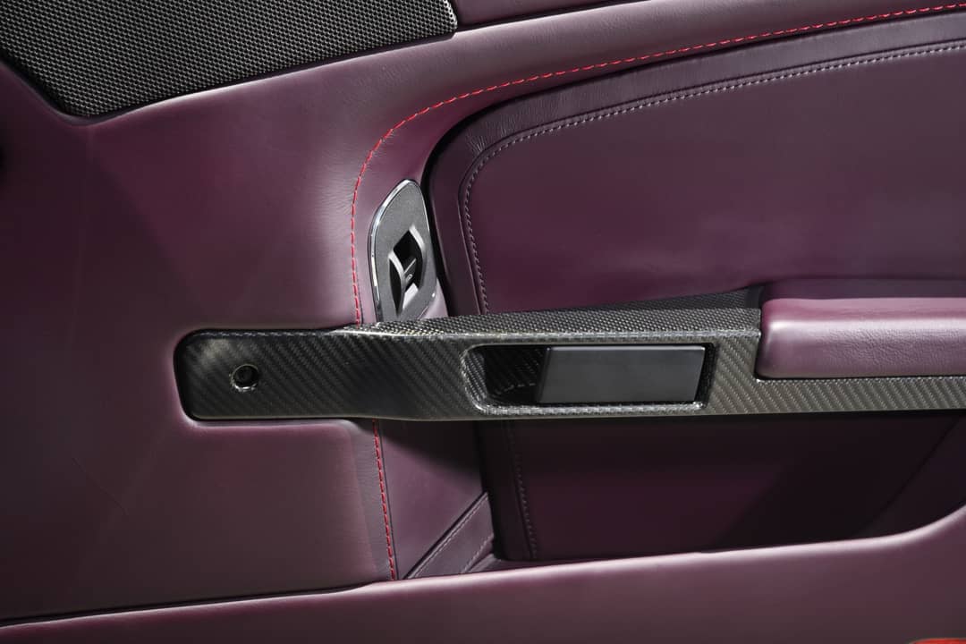 2011 Aston Martin V12 Vantage — photo 27