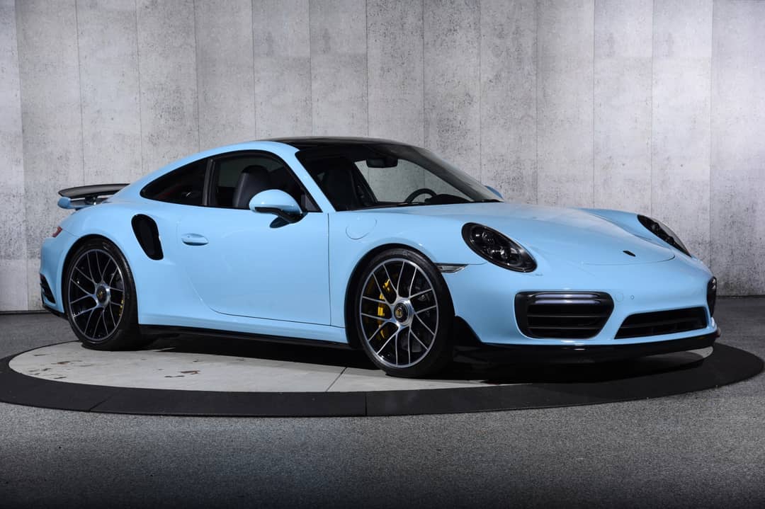 2017 Porsche 911 Turbo S — photo 2
