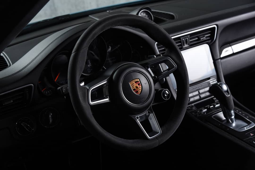 2017 Porsche 911 Turbo S — photo 25