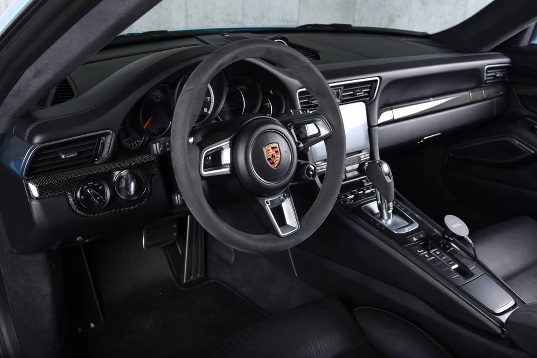 2017 Porsche 911 Turbo S — photo 4