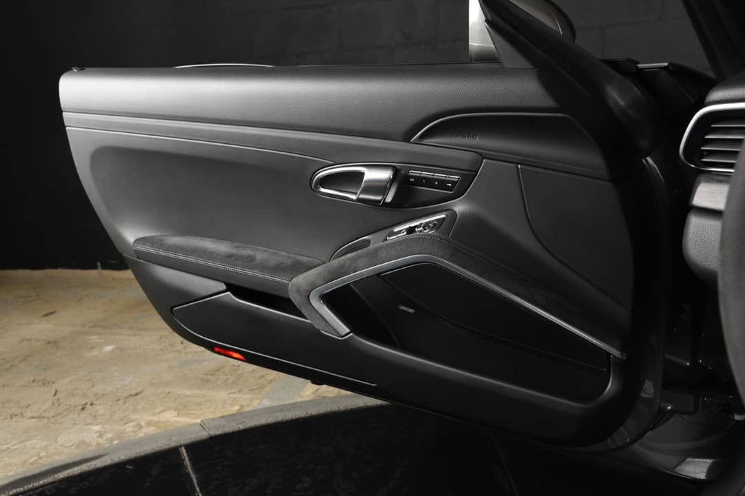 2016 Porsche 911 Carrera GTS — photo 18