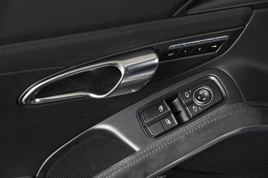 2016 Porsche 911 Carrera GTS — photo 29