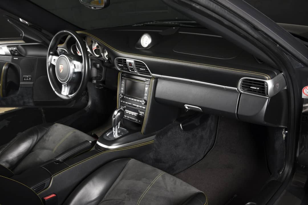 2011 Porsche 911 Turbo S — photo 12