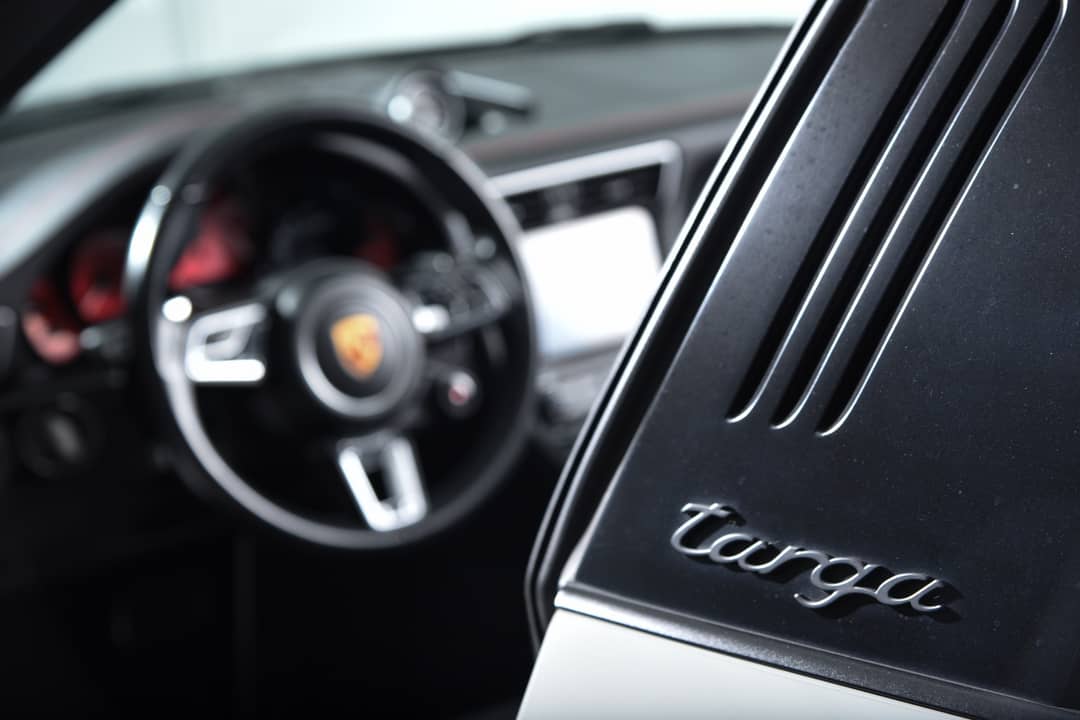 2017 Porsche 911 Targa 4 GTS — photo 13