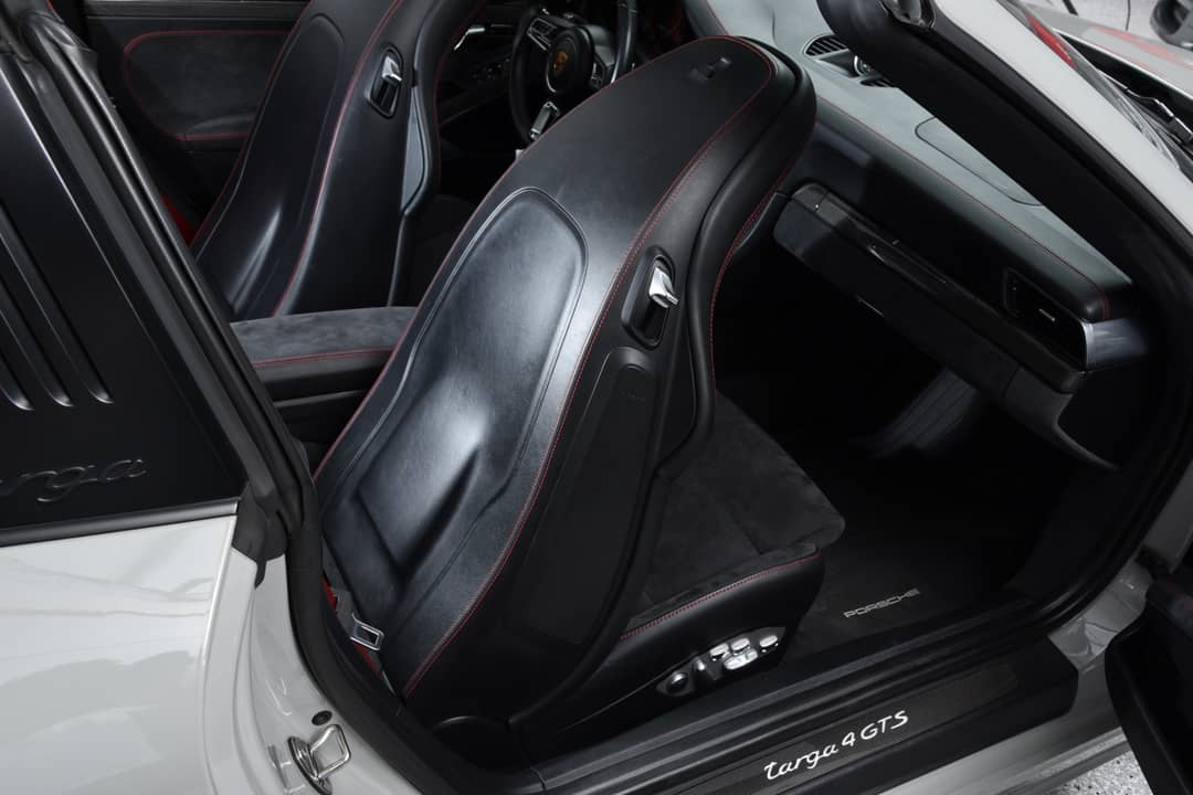 2017 Porsche 911 Targa 4 GTS — photo 18