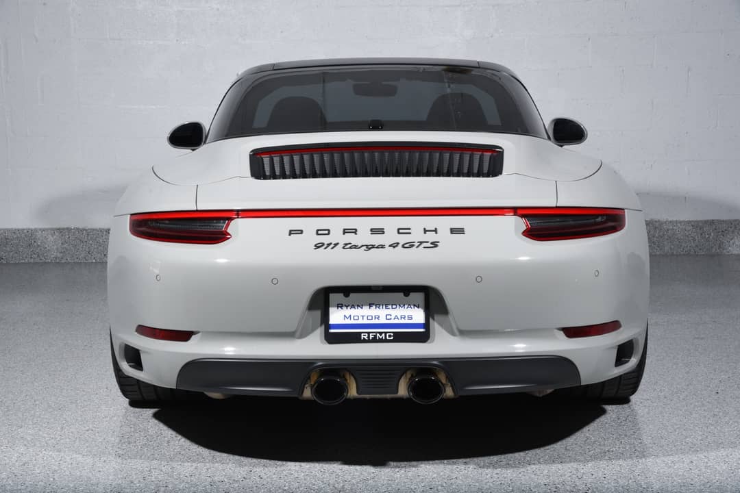 2017 Porsche 911 Targa 4 GTS — photo 9
