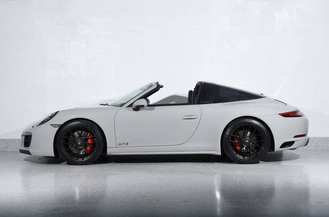 2017 Porsche 911 Targa 4 GTS — photo 10