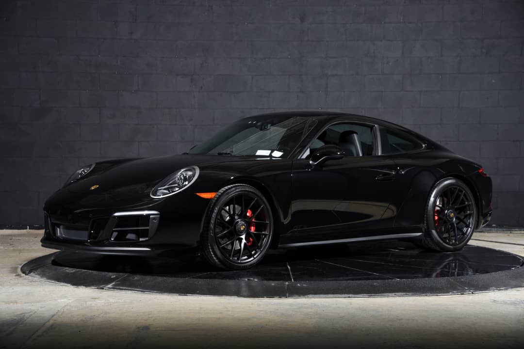 2019 Porsche 911 Carrera GTS — photo 2