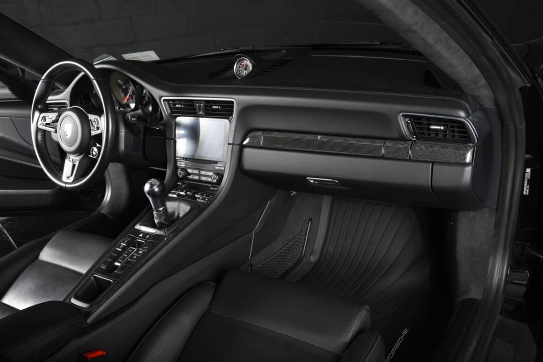 2019 Porsche 911 Carrera GTS — photo 15