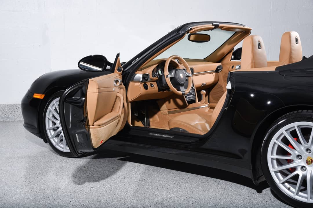 2011 Porsche 911 Carrera 4S — photo 12