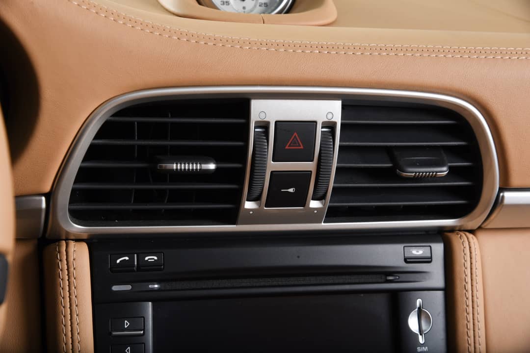 2011 Porsche 911 Carrera 4S — photo 20