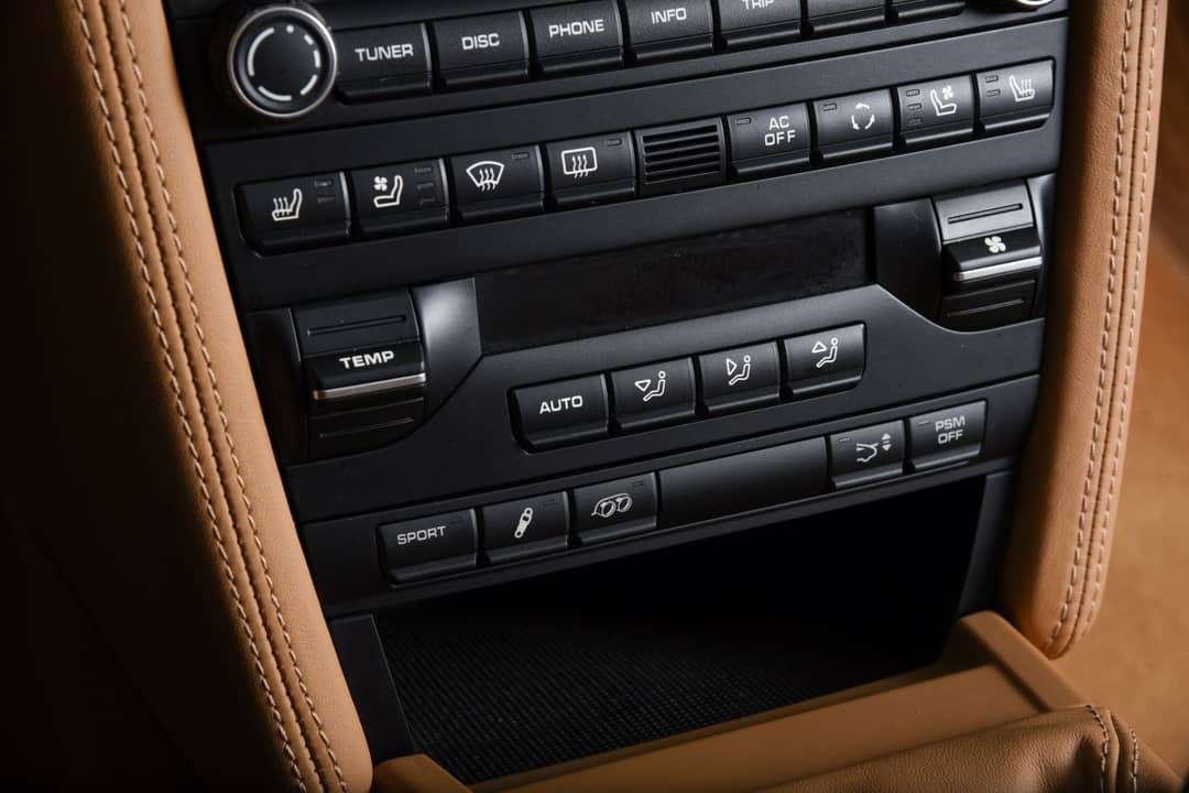 2011 Porsche 911 Carrera 4S — photo 22