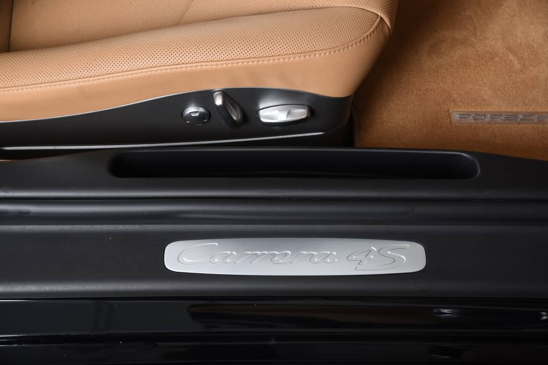 2011 Porsche 911 Carrera 4S — photo 23