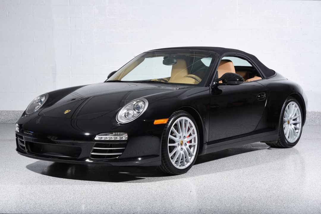 2011 Porsche 911 Carrera 4S — photo 27