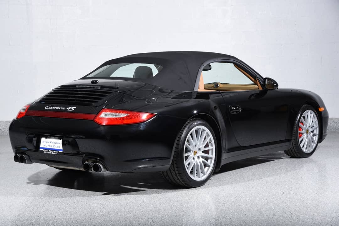 2011 Porsche 911 Carrera 4S — photo 28