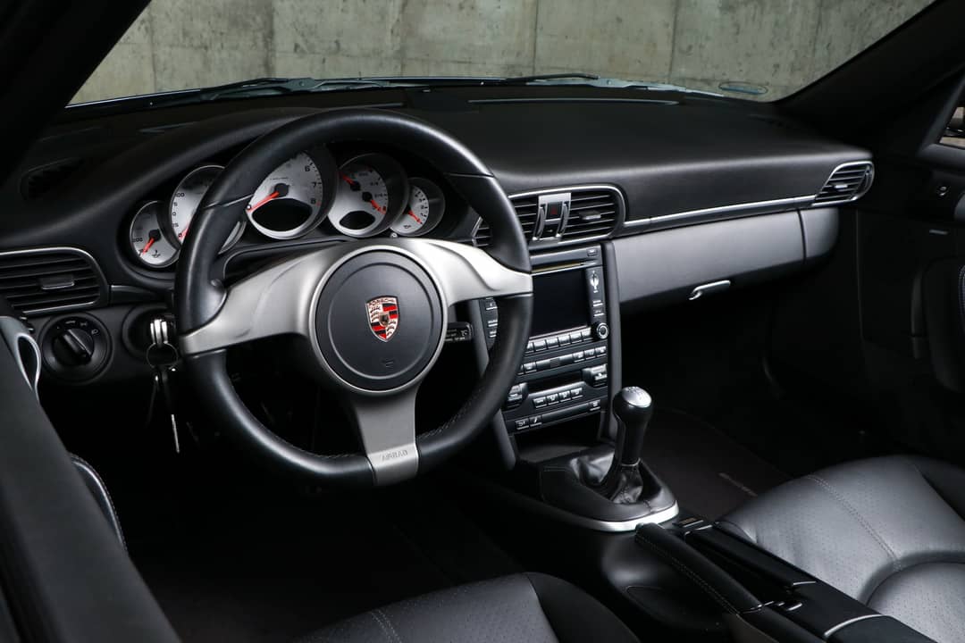 2010 Porsche 911 Carrera 4S — photo 5