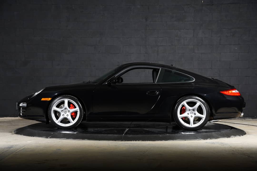 2010 Porsche 911 Carrera 4S — photo 12