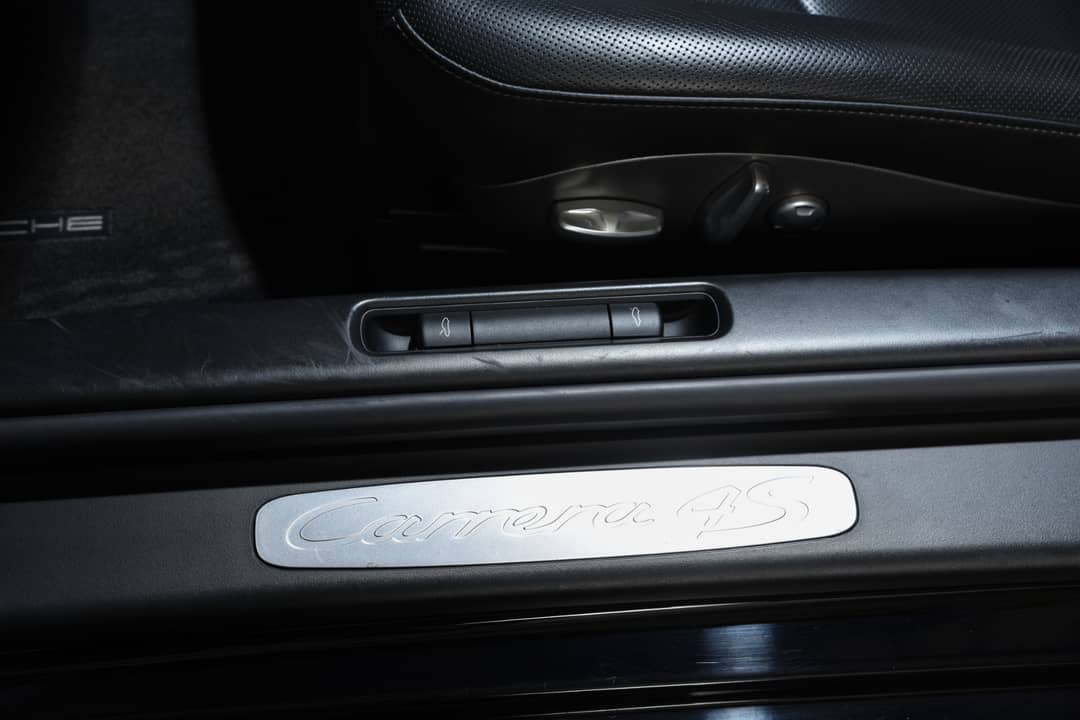 2010 Porsche 911 Carrera 4S — photo 16