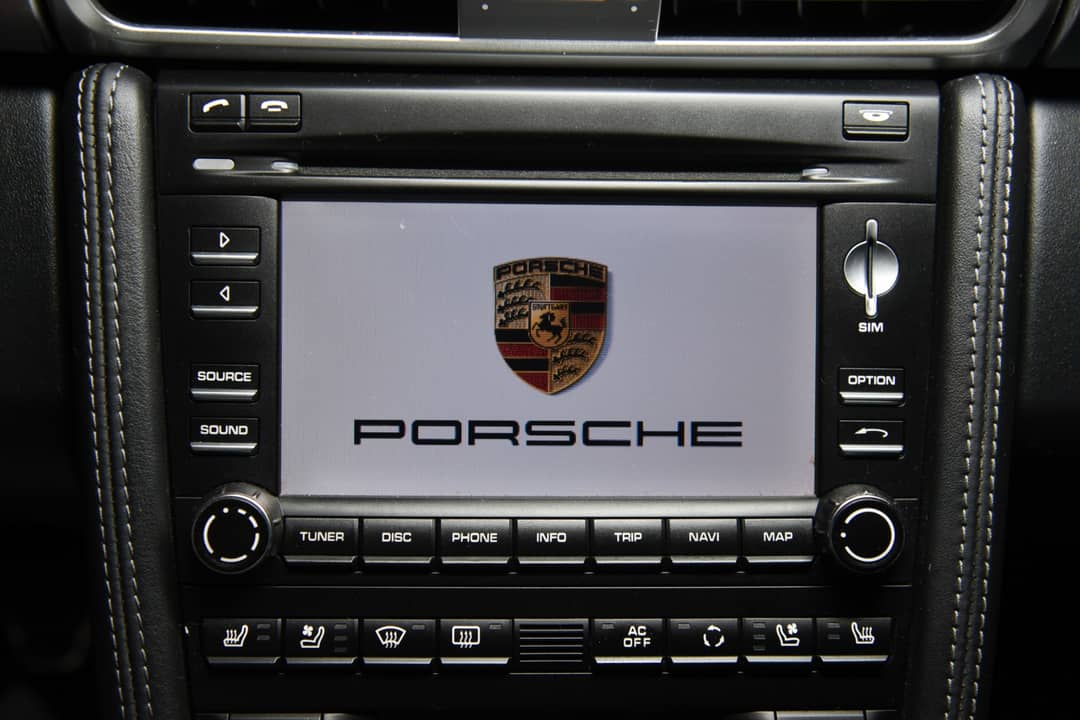 2010 Porsche 911 Carrera 4S — photo 19
