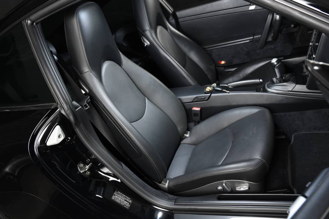 2010 Porsche 911 Carrera 4S — photo 24