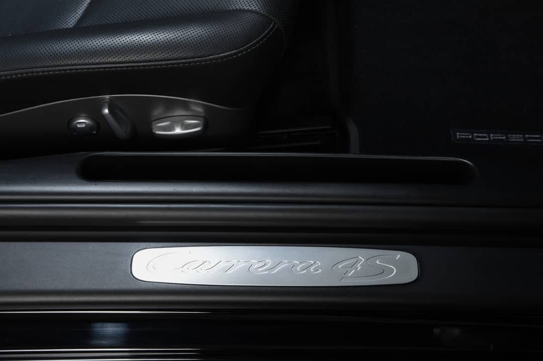 2010 Porsche 911 Carrera 4S — photo 27