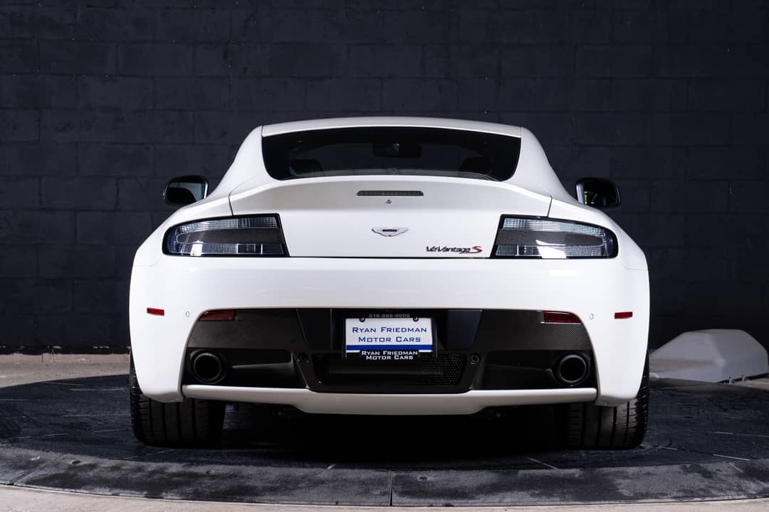 2017 Aston Martin V12 Vantage S — photo 13
