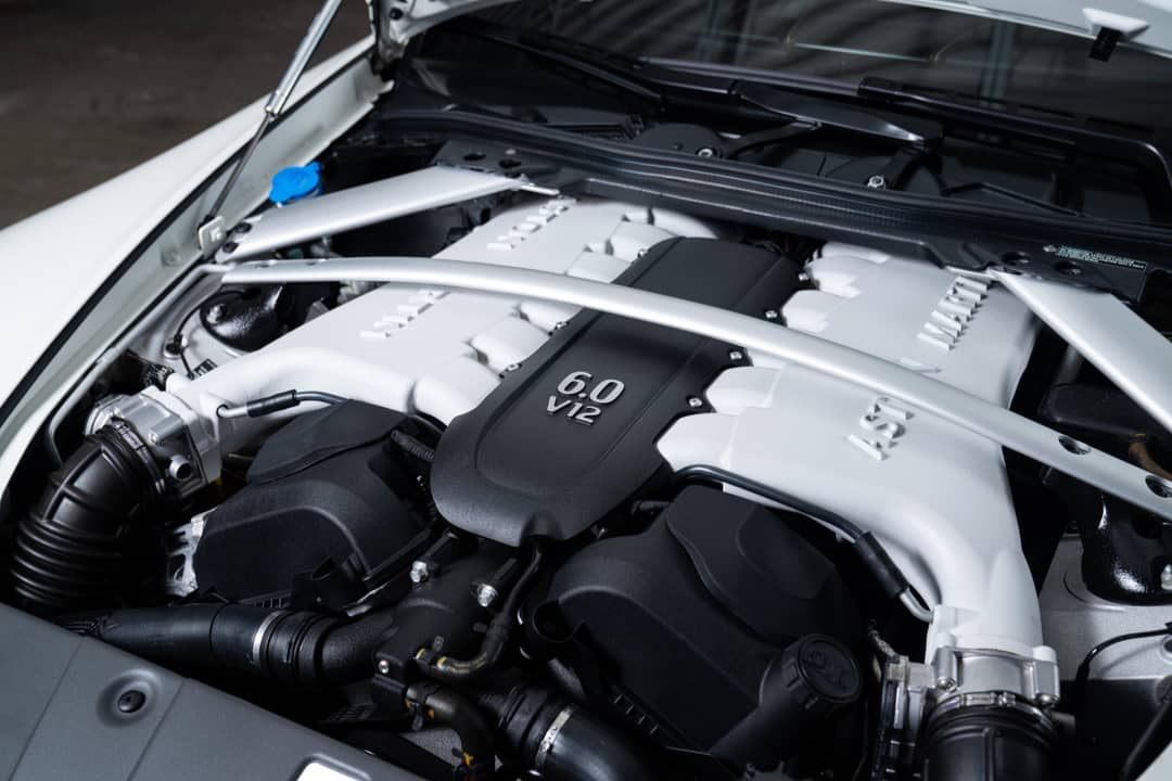 2017 Aston Martin V12 Vantage S — photo 28