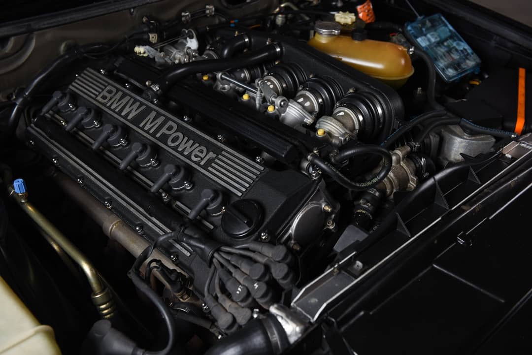 1988 BMW M5 — photo 17
