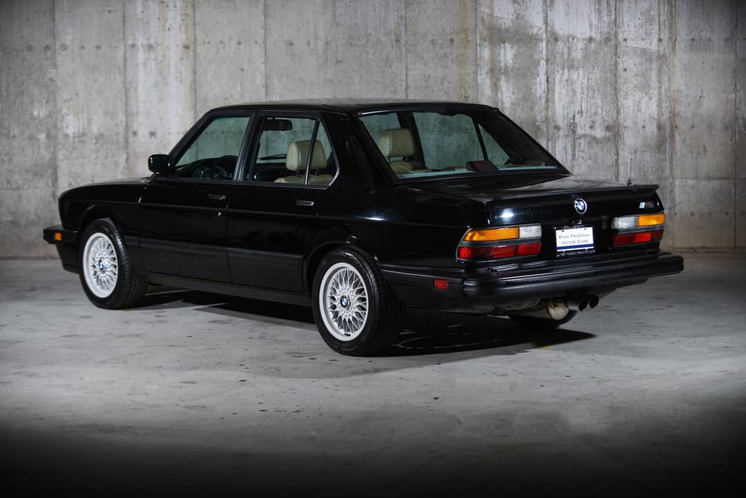 1988 BMW M5 — photo 4