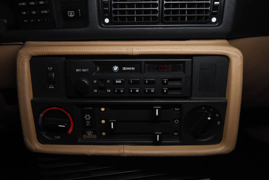 1988 BMW M5 — photo 37