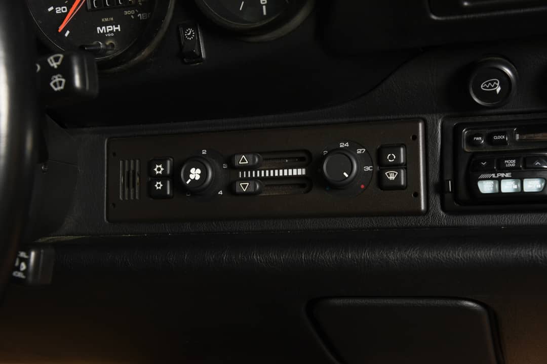 1995 Porsche 911 Carrera — photo 27
