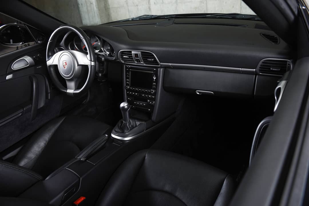 2010 Porsche 911 Carrera 4S — photo 21