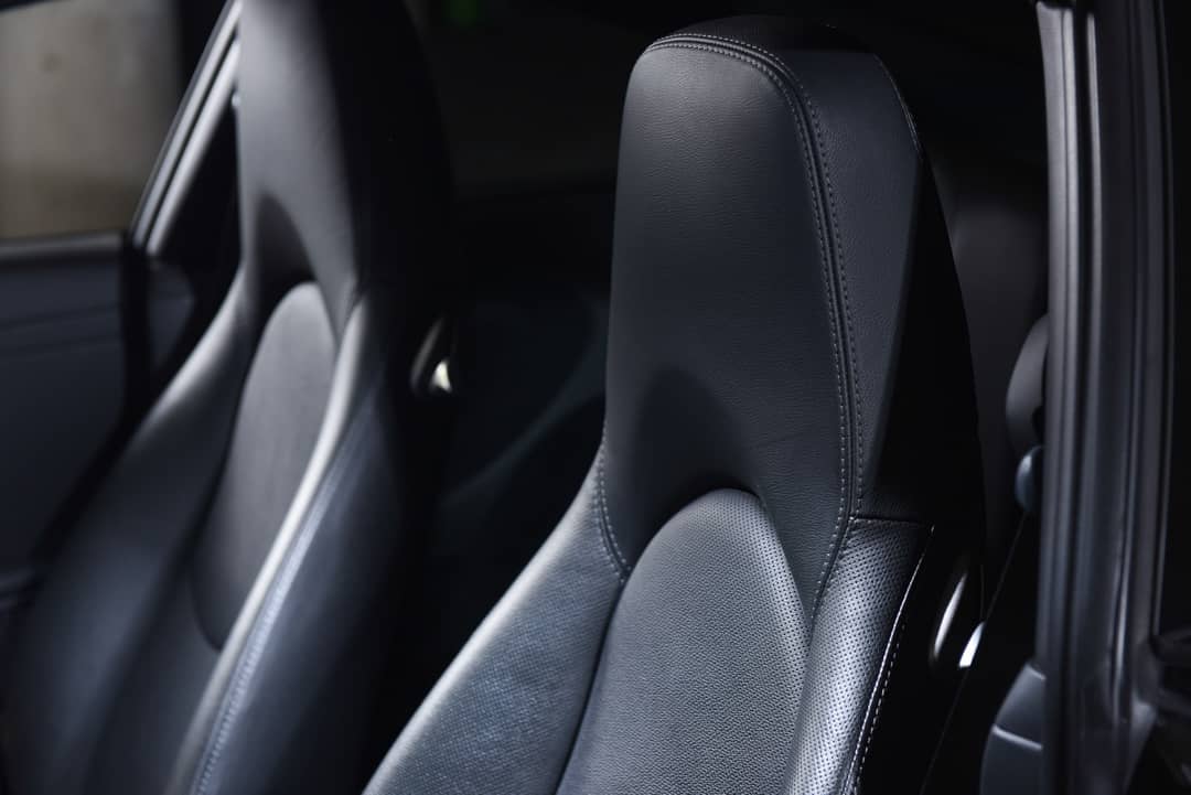 2010 Porsche 911 Carrera 4S — photo 23