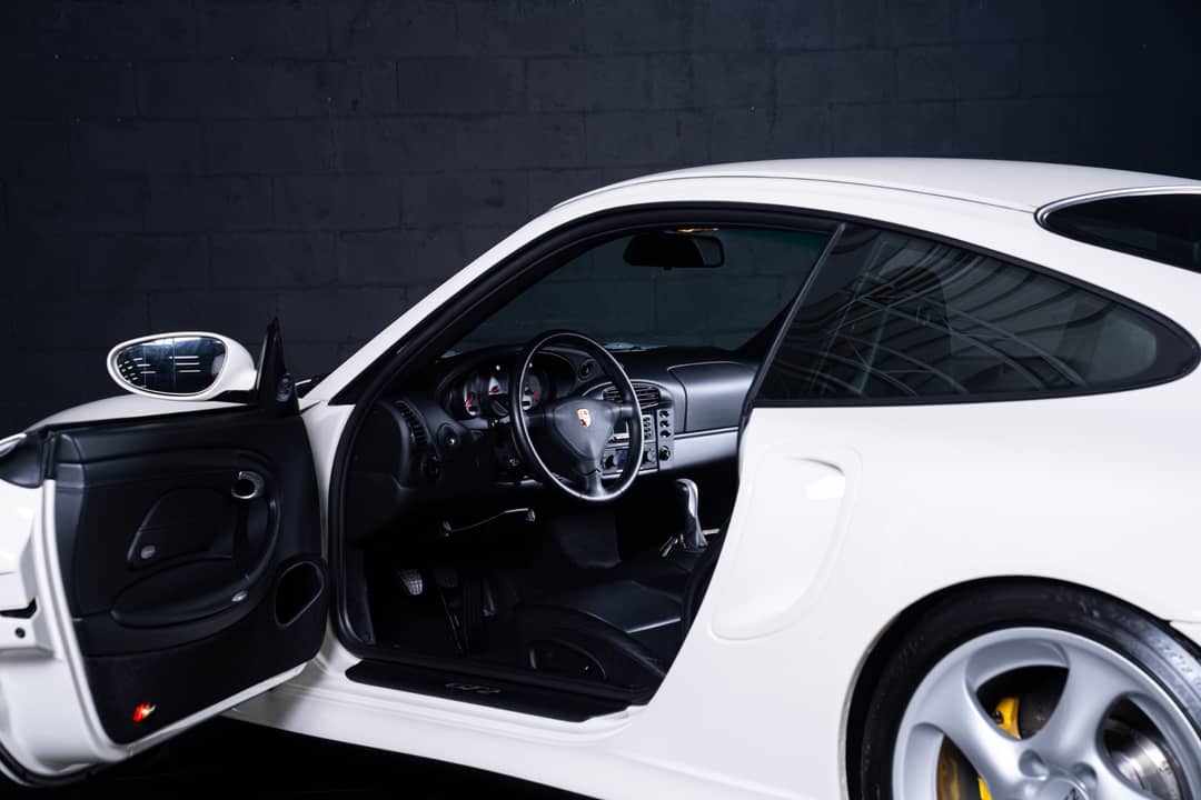 2001 Porsche 911 GT2 — photo 16