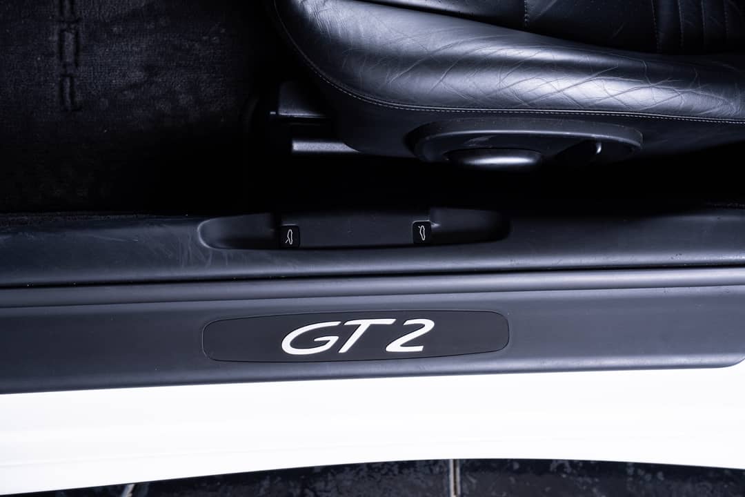 2001 Porsche 911 GT2 — photo 19