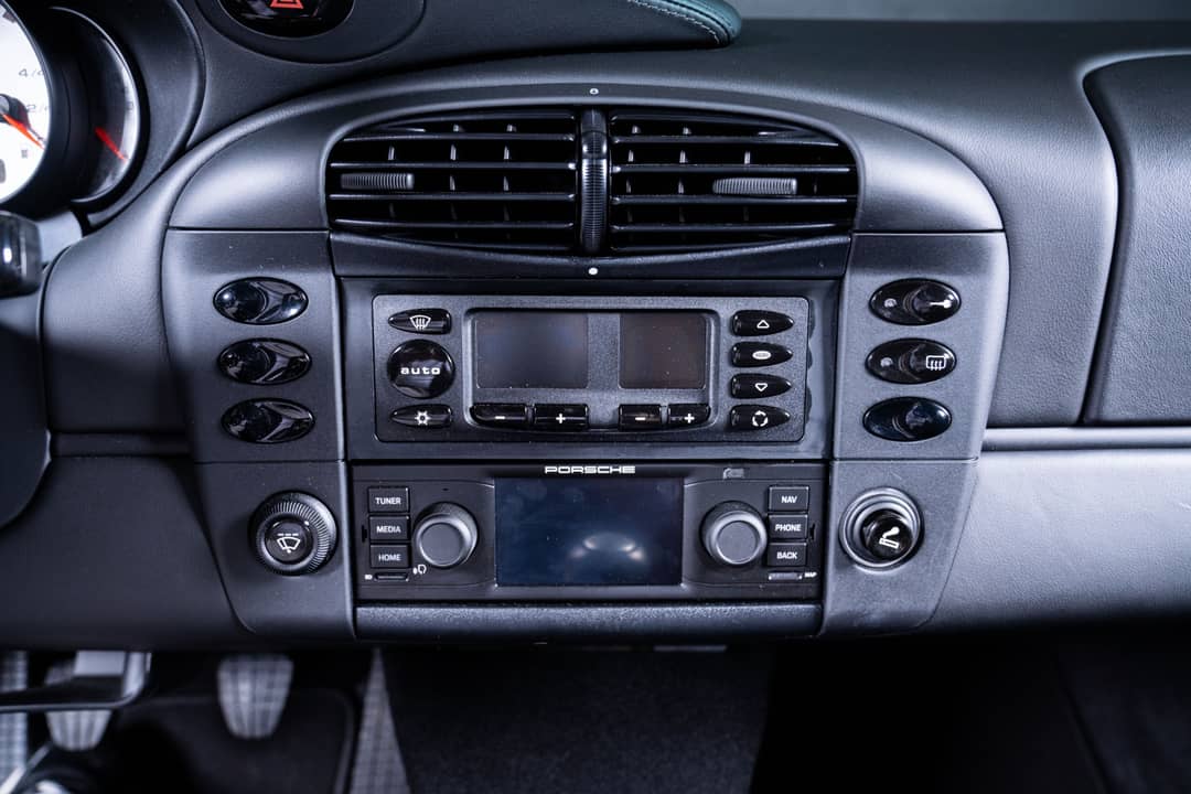 2001 Porsche 911 GT2 — photo 22