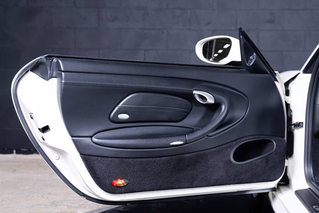 2001 Porsche 911 GT2 — photo 8
